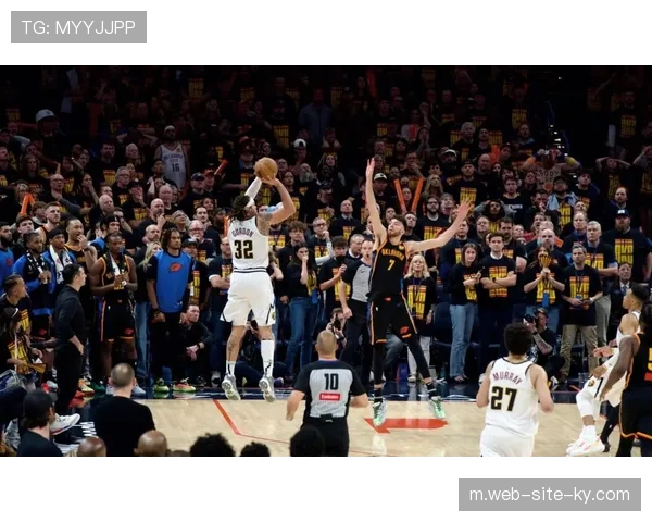 掘金戈登有轮休风险出战成疑 前场冲击力可能暂时减弱 掘金戈登有轮休风险出战成疑 前场冲击力可能暂时减弱